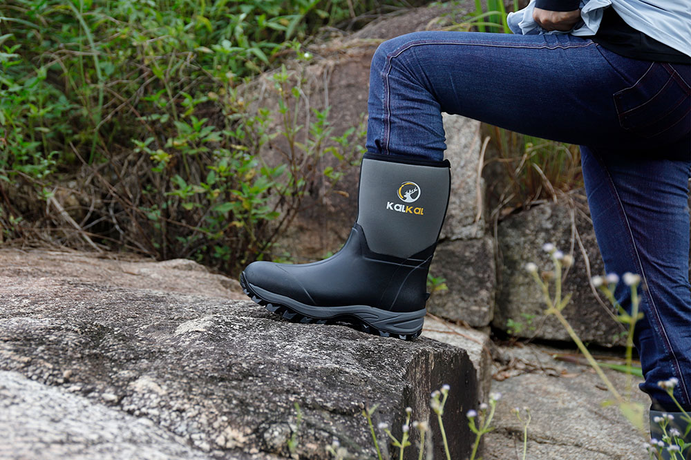 Kalkal rubber boots for using in lightning storm