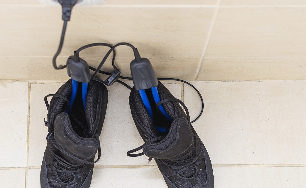 how does ski boot dryer work