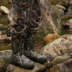 wear kalkal hunting boots, safelt stand on wet and rocky terrain