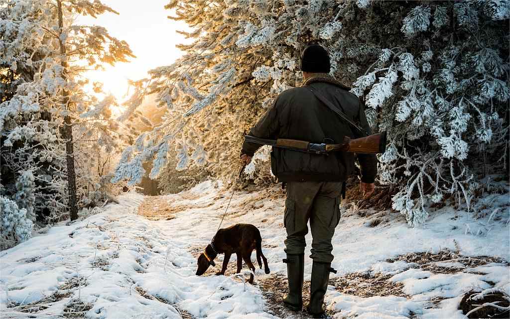 how to keep feet warm in winter hunting