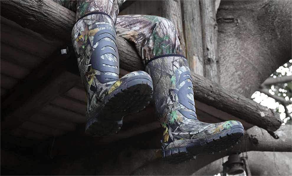 rubber hunting boots