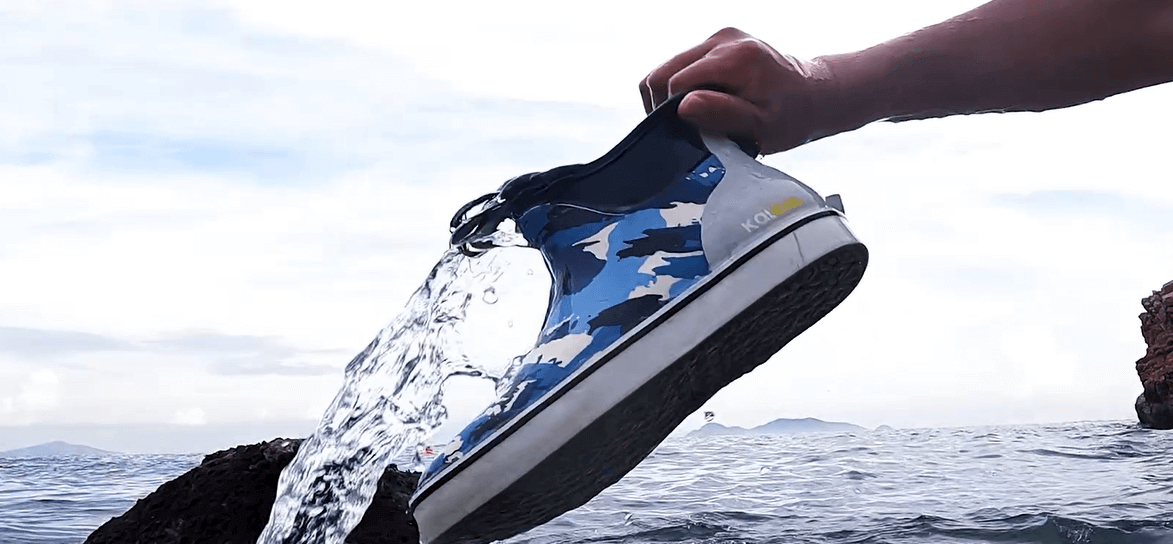 how to clean wet deck boots