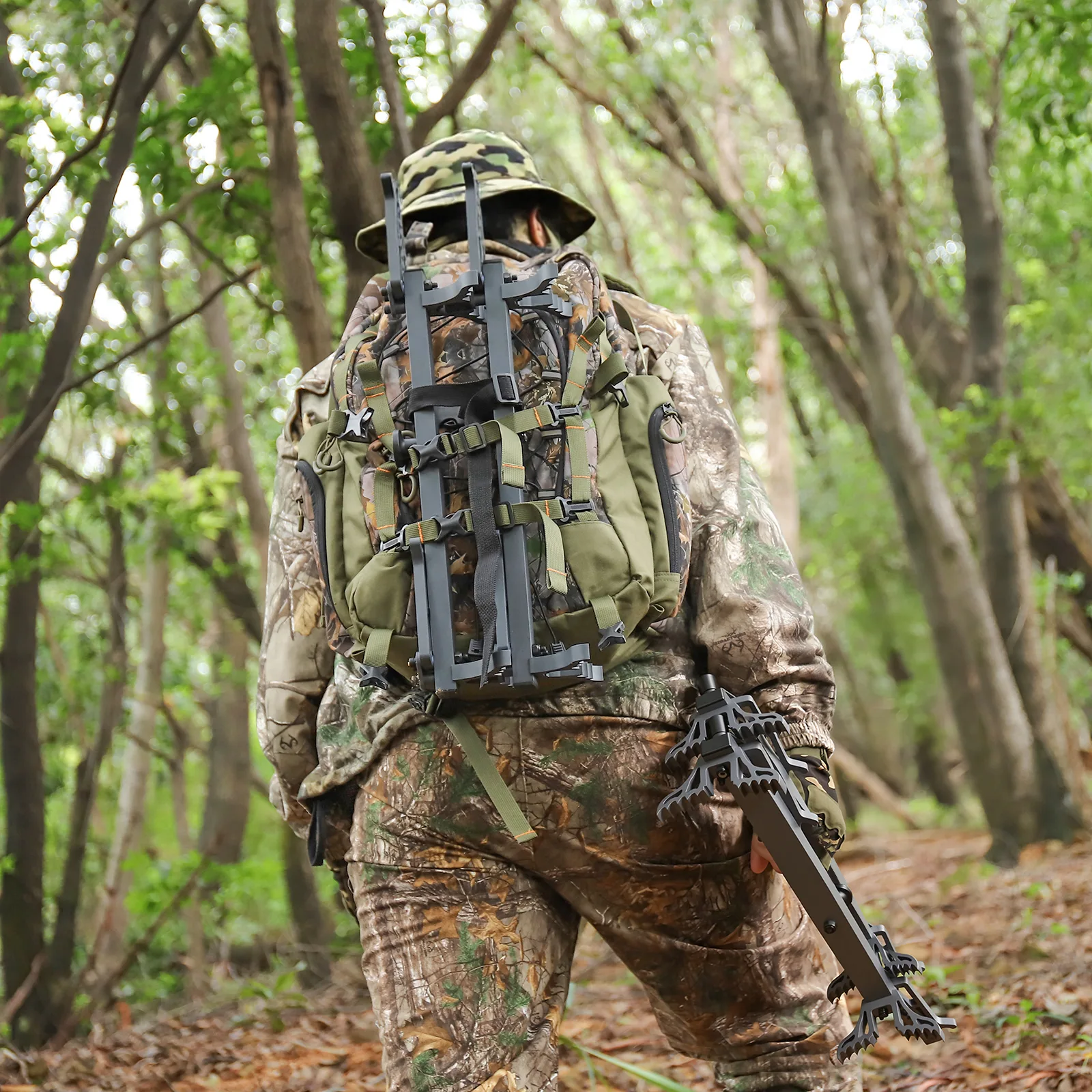 Dual-step sticks for treestand a hunter is carrying the Kalkal dual-step sticks for treestand hunting