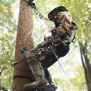 tree hunting with saddle hunting climber platform and safety harness
