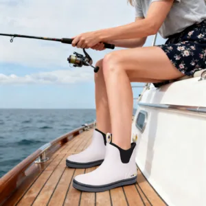 fishing boots for women, dry and safe on wet deck