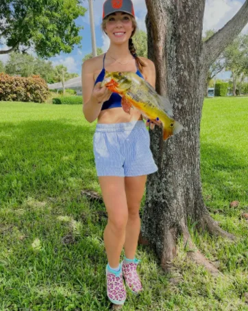 deck boots girls for fishing - tested by influencer @thefishinpaige