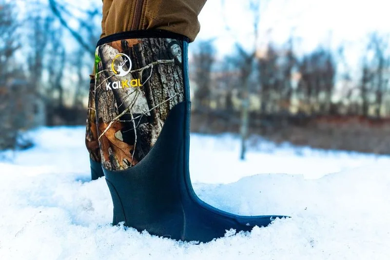 a hunter worn a pair of Kalkal insulated hunting boots in the field