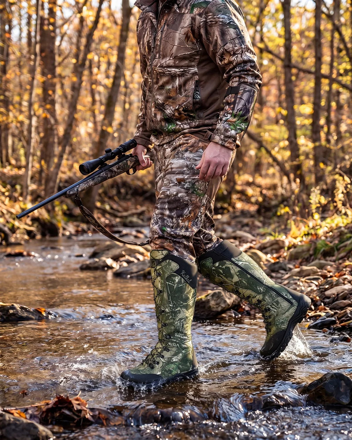 snake-boots-for-hunters Hunter wearing Kalkal snakeproof hunting boots in the woods